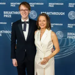 Kit Bernard Foster i Jodie Foster na gali Breakthrough Prize.